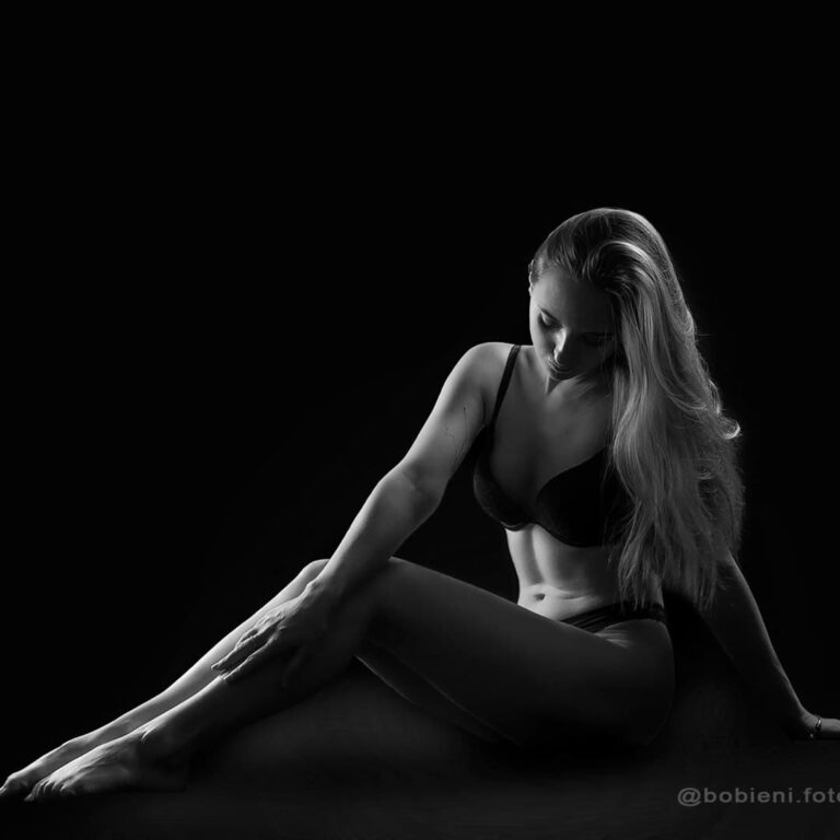 Fotograf Giżycko - sensualna sesja studyjna