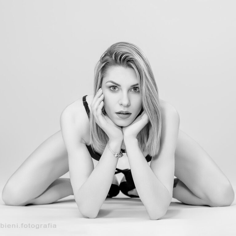 Fotograf Giżycko - sensualna sesja studyjna